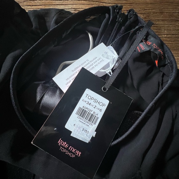 🌸Petite Kate Moss TopShop size 2 Silky Satin Jumper with plunging and Chiffon🌸 - Picture 15 of 15